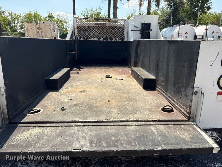 image for item DX5791 2015 Ford F550 utility / service truck