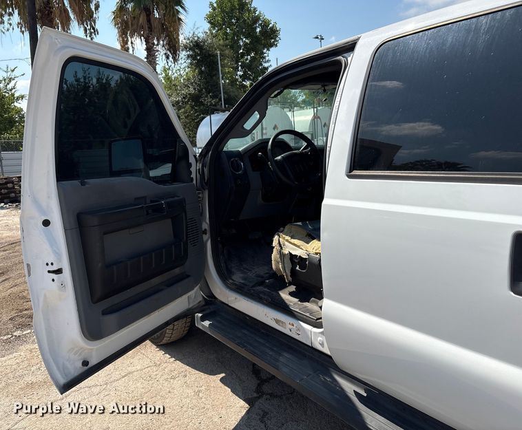 image for item DX5791 2015 Ford F550 utility / service truck