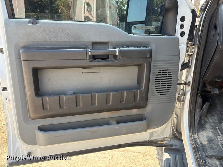 image for item DX5791 2015 Ford F550 utility / service truck