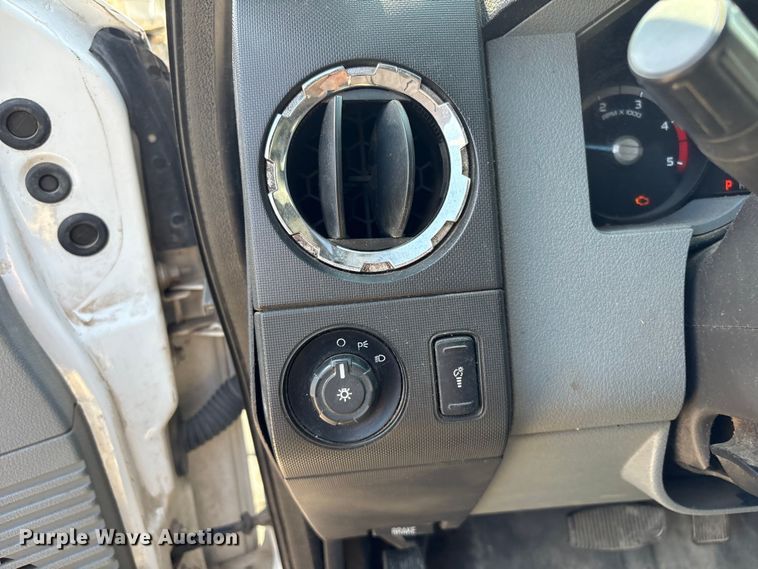 image for item DX5791 2015 Ford F550 utility / service truck