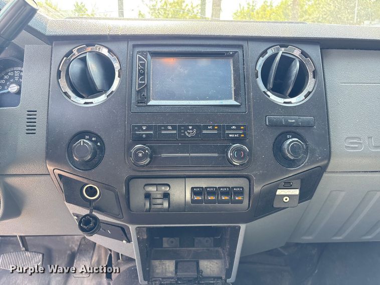 image for item DX5791 2015 Ford F550 utility / service truck