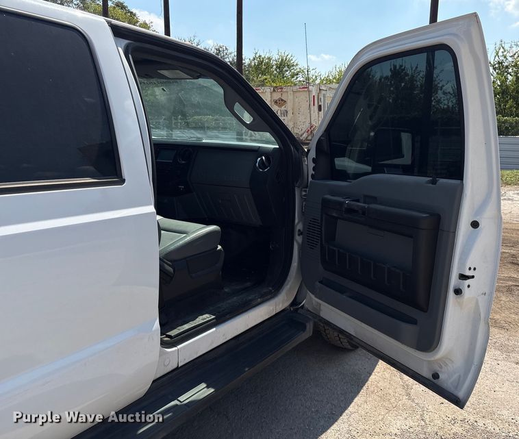 image for item DX5791 2015 Ford F550 utility / service truck