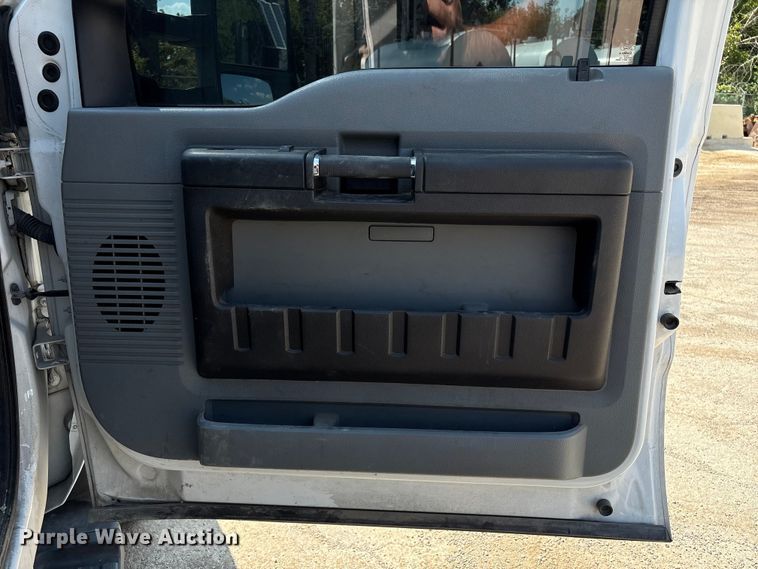 image for item DX5791 2015 Ford F550 utility / service truck