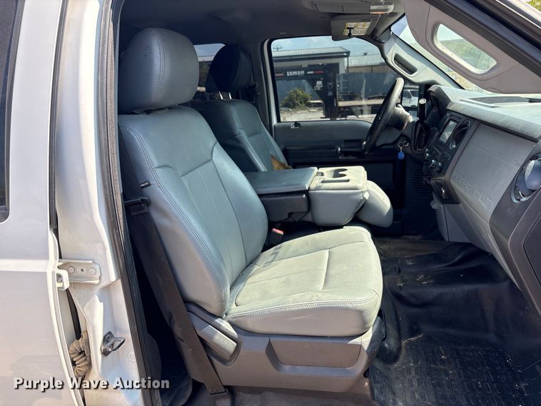 image for item DX5791 2015 Ford F550 utility / service truck