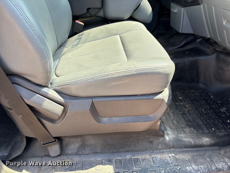 image for item DX5791 2015 Ford F550 utility / service truck