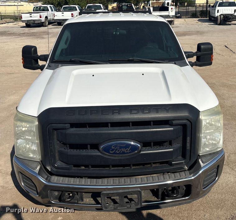 image for item DX5792 2014 Ford F250 Super Duty Crew Cab pickup truck
