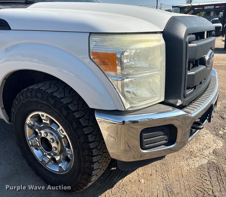 image for item DX5792 2014 Ford F250 Super Duty Crew Cab pickup truck