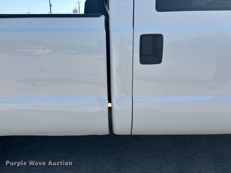 image for item DX5792 2014 Ford F250 Super Duty Crew Cab pickup truck