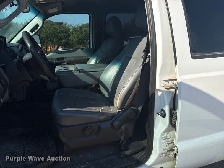 image for item DX5792 2014 Ford F250 Super Duty Crew Cab pickup truck