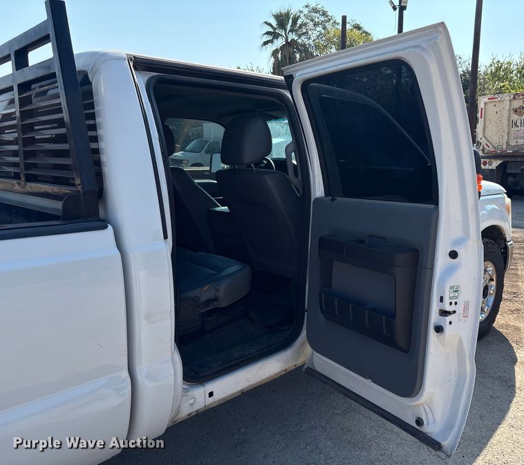 image for item DX5792 2014 Ford F250 Super Duty Crew Cab pickup truck