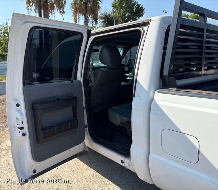 image for item DX5792 2014 Ford F250 Super Duty Crew Cab pickup truck