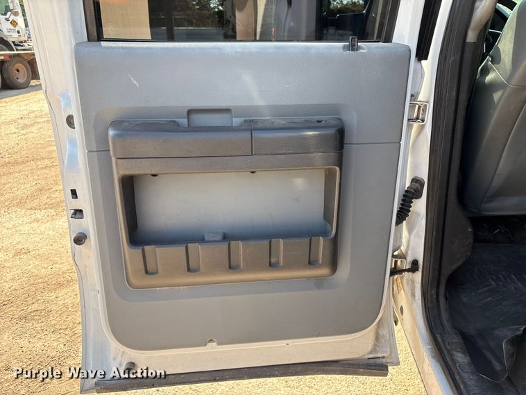 image for item DX5792 2014 Ford F250 Super Duty Crew Cab pickup truck