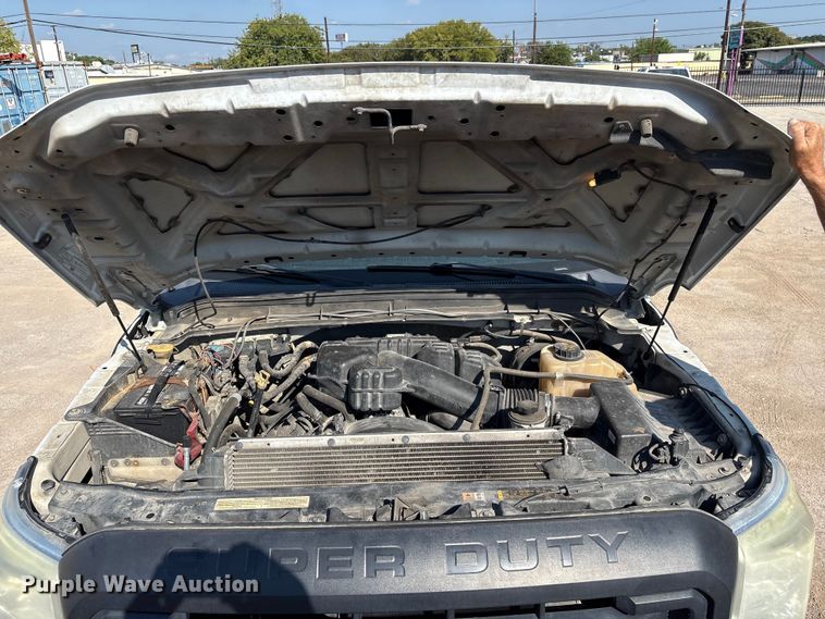 image for item DX5792 2014 Ford F250 Super Duty Crew Cab pickup truck