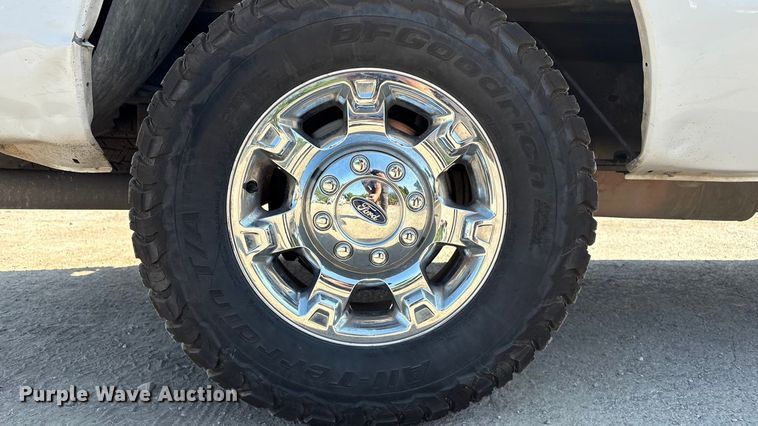 image for item DX5792 2014 Ford F250 Super Duty Crew Cab pickup truck