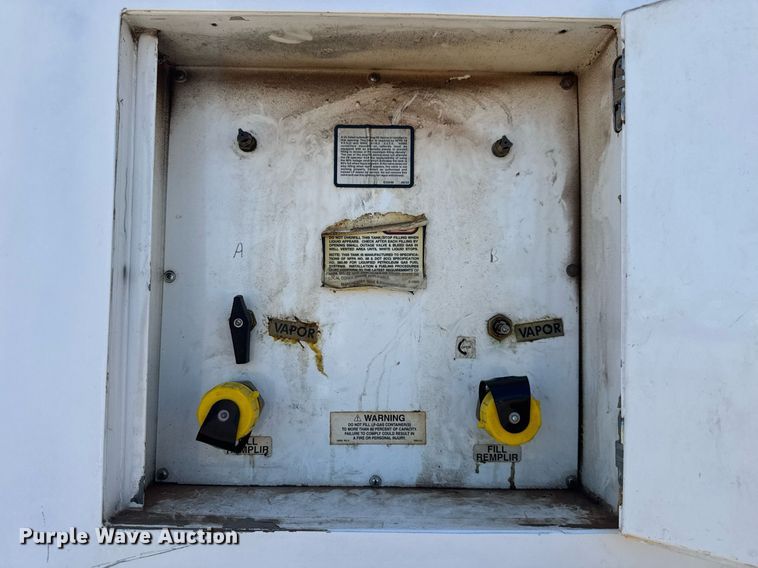 image for item DY0029 2010 Couvrette Building Systems enclosed cargo trailer