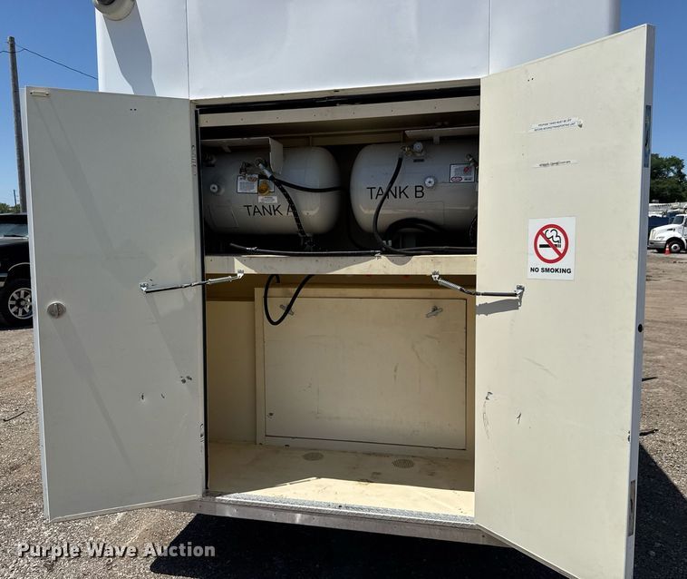 image for item DY0029 2010 Couvrette Building Systems enclosed cargo trailer