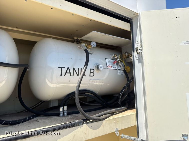 image for item DY0029 2010 Couvrette Building Systems enclosed cargo trailer