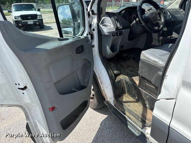 image for item DY0362 2018 Ford Transit Series 250 delivery van