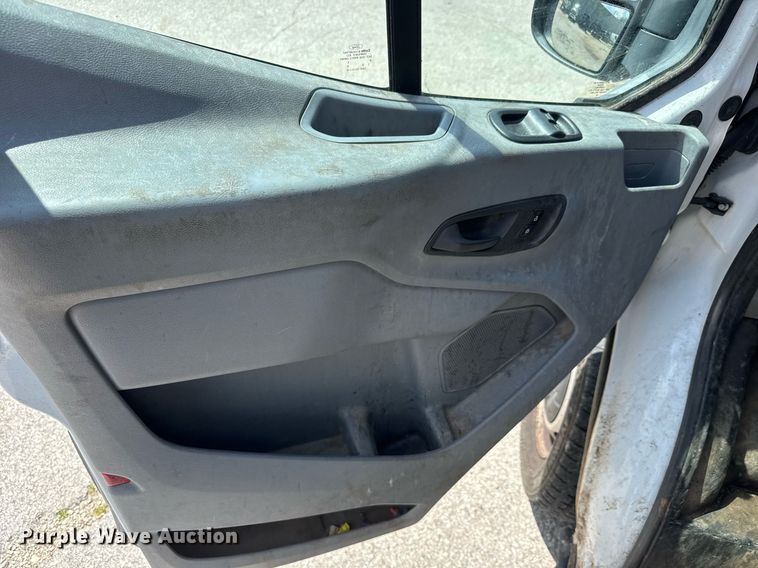 image for item DY0362 2018 Ford Transit Series 250 delivery van