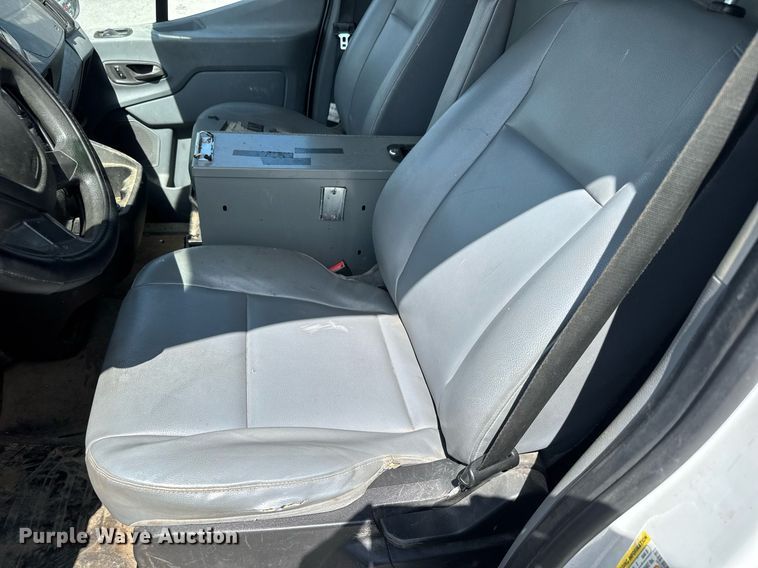 image for item DY0362 2018 Ford Transit Series 250 delivery van