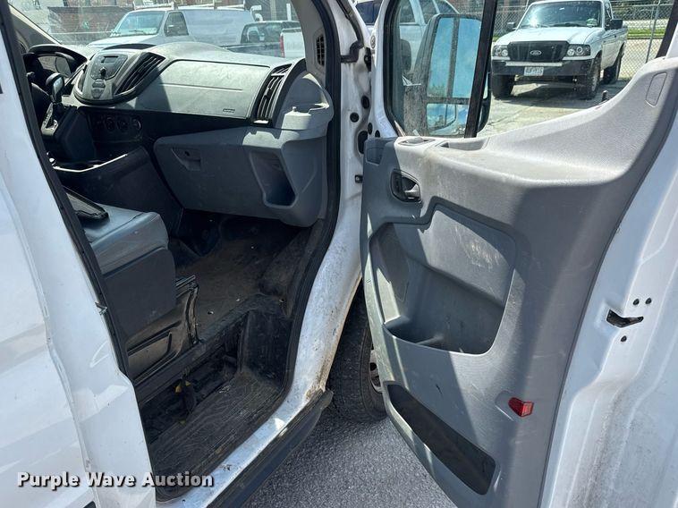 image for item DY0362 2018 Ford Transit Series 250 delivery van