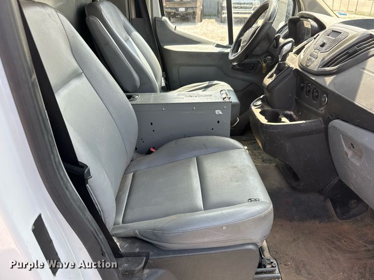 image for item DY0362 2018 Ford Transit Series 250 delivery van