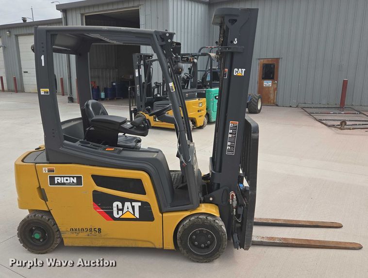 MONTACARGAS ELéCTRICO CATERPILLAR EP4000
