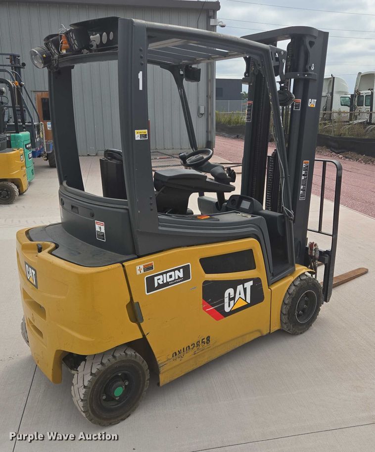MONTACARGAS ELéCTRICO CATERPILLAR EP4000