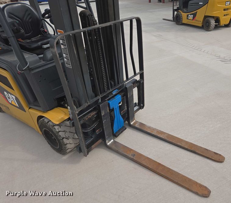 image for item DY1136 Caterpillar EP4000 forklift