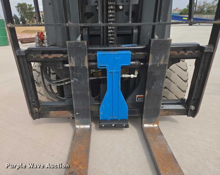 image for item DY1136 Caterpillar EP4000 forklift