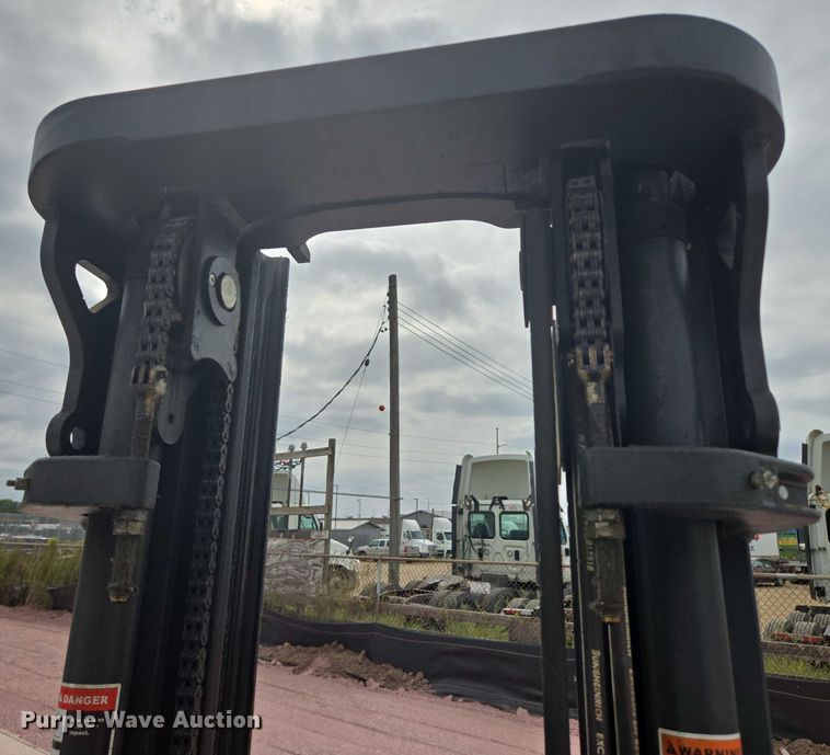 image for item DY1136 Caterpillar EP4000 forklift