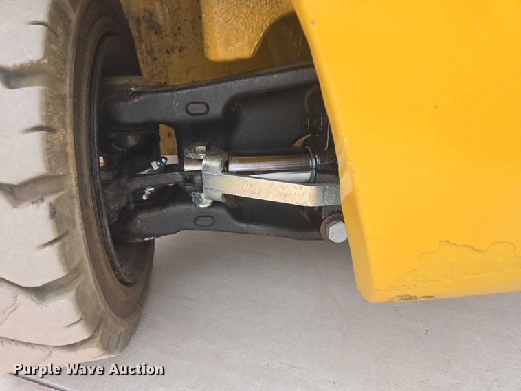 image for item DY1136 Caterpillar EP4000 forklift