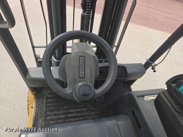 image for item DY1136 Caterpillar EP4000 forklift