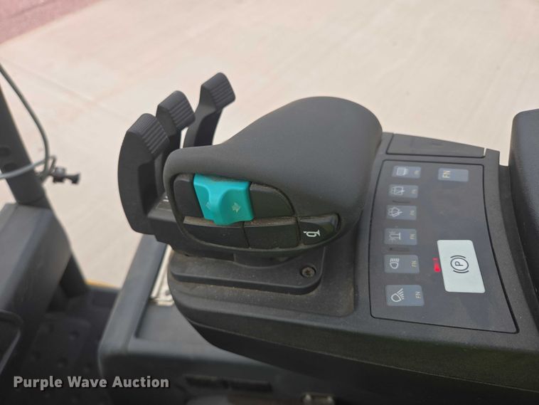 image for item DY1136 Caterpillar EP4000 forklift