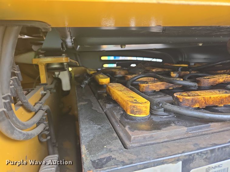 image for item DY1136 Caterpillar EP4000 forklift