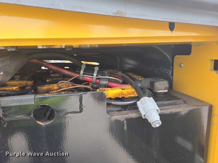 image for item DY1136 Caterpillar EP4000 forklift