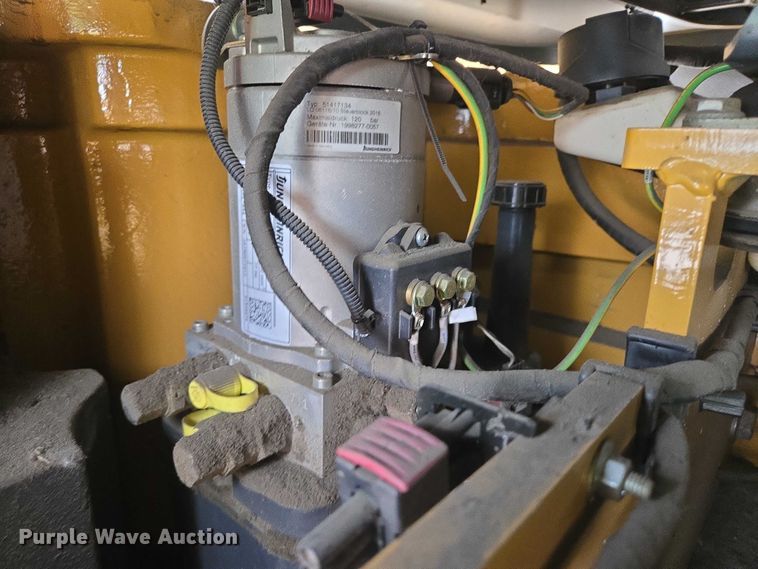 image for item DY1136 Caterpillar EP4000 forklift