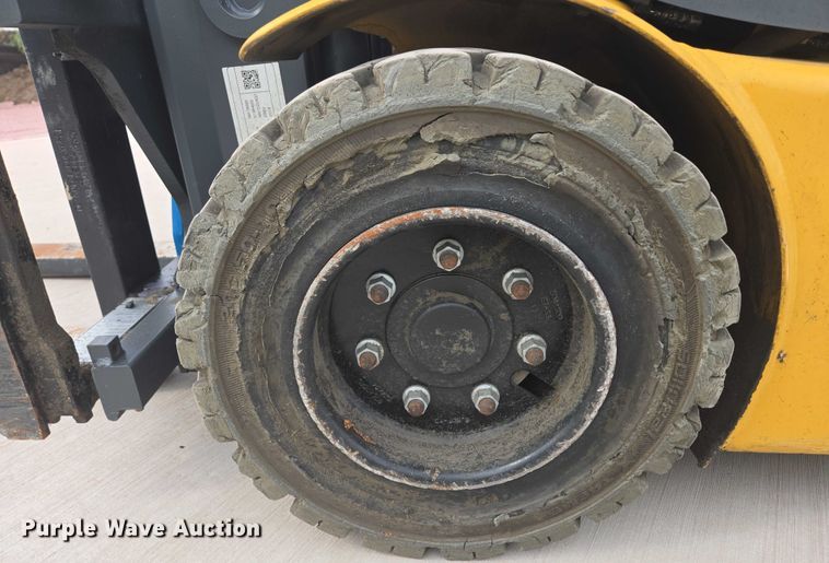 image for item DY1136 Caterpillar EP4000 forklift