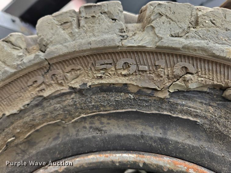 image for item DY1136 Caterpillar EP4000 forklift