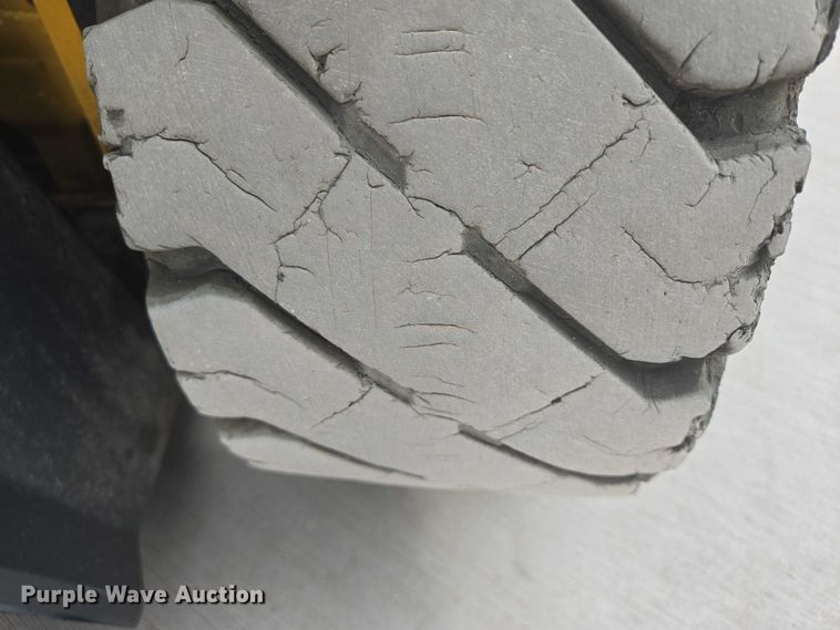 image for item DY1136 Caterpillar EP4000 forklift