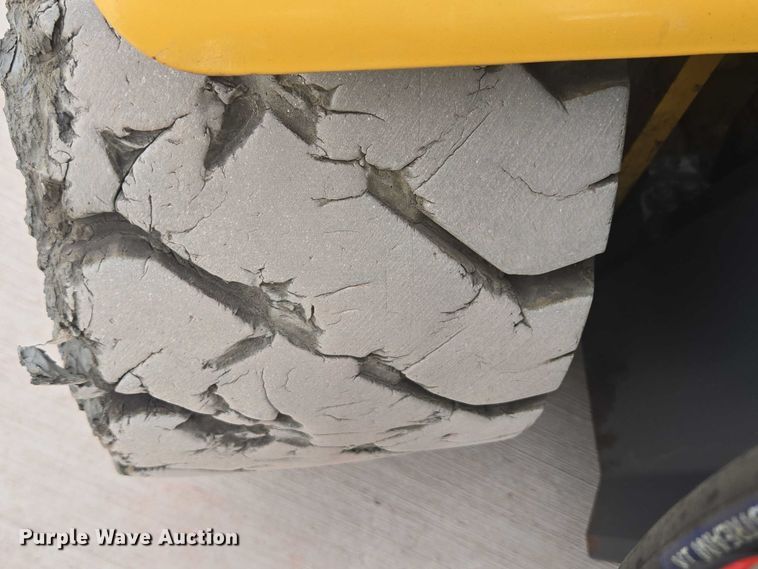 image for item DY1136 Caterpillar EP4000 forklift