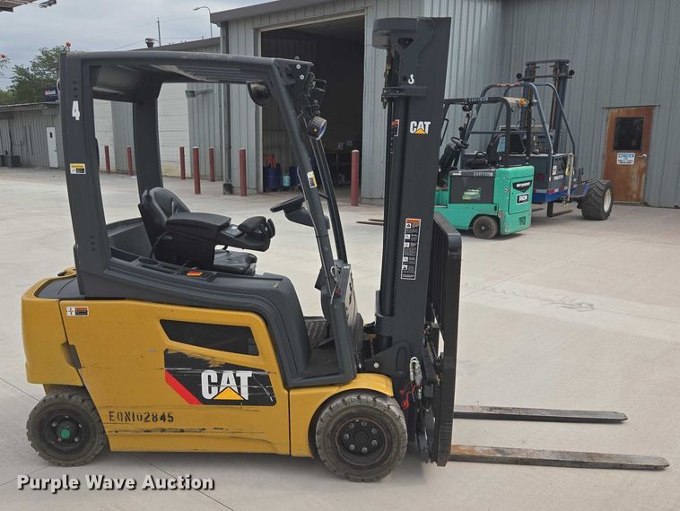 MONTACARGAS ELéCTRICO CATERPILLAR EP4000