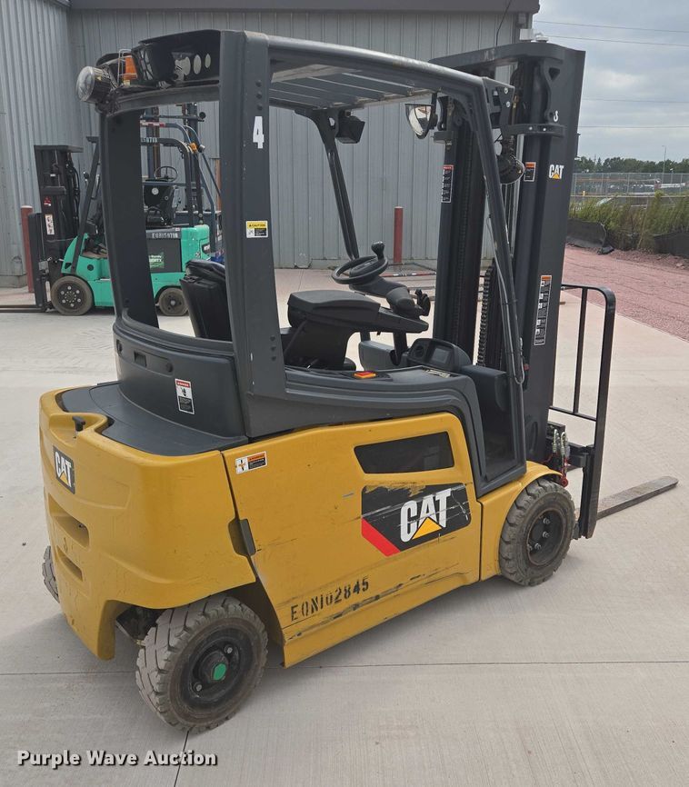 MONTACARGAS ELéCTRICO CATERPILLAR EP4000