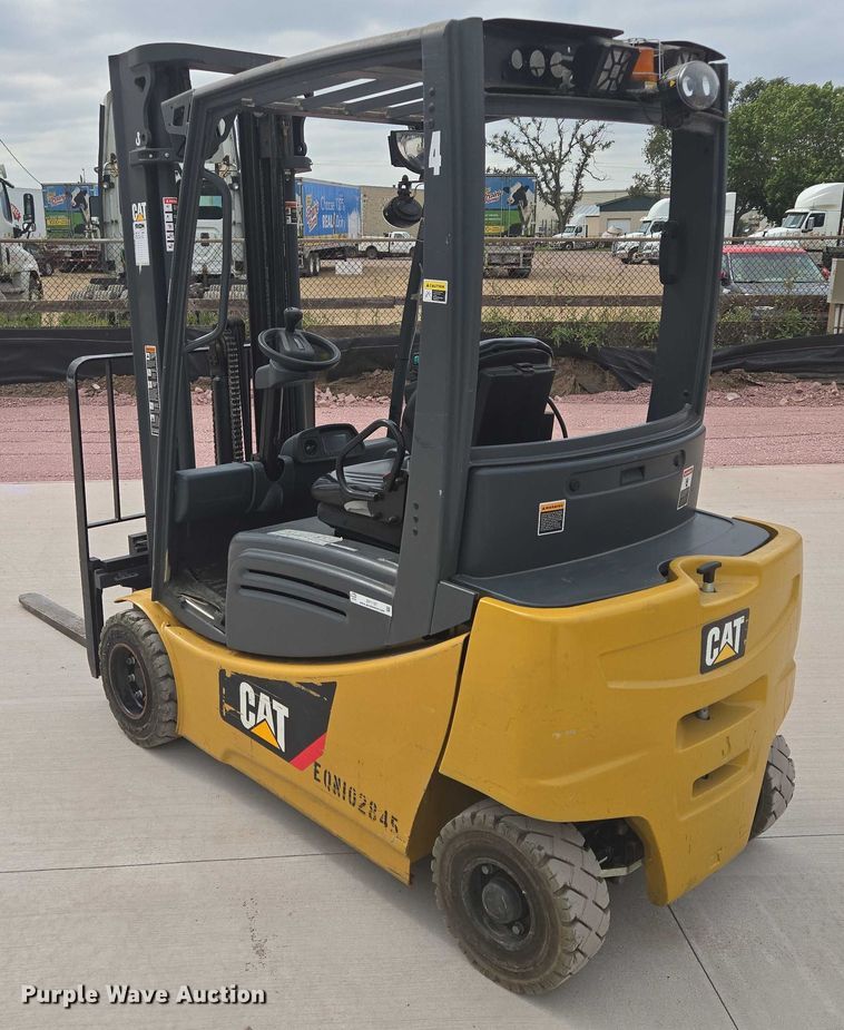 image for item DY1137 Caterpillar EP4000 forklift