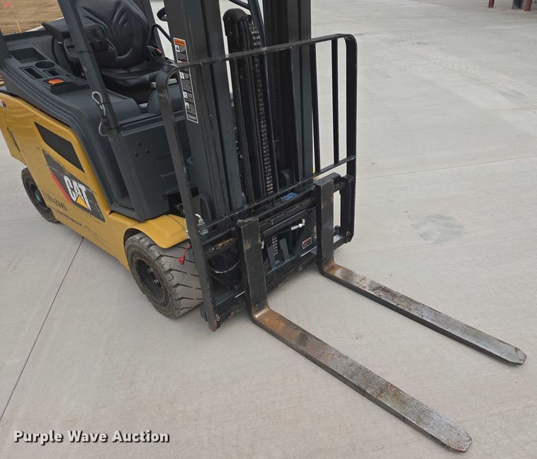image for item DY1137 Caterpillar EP4000 forklift