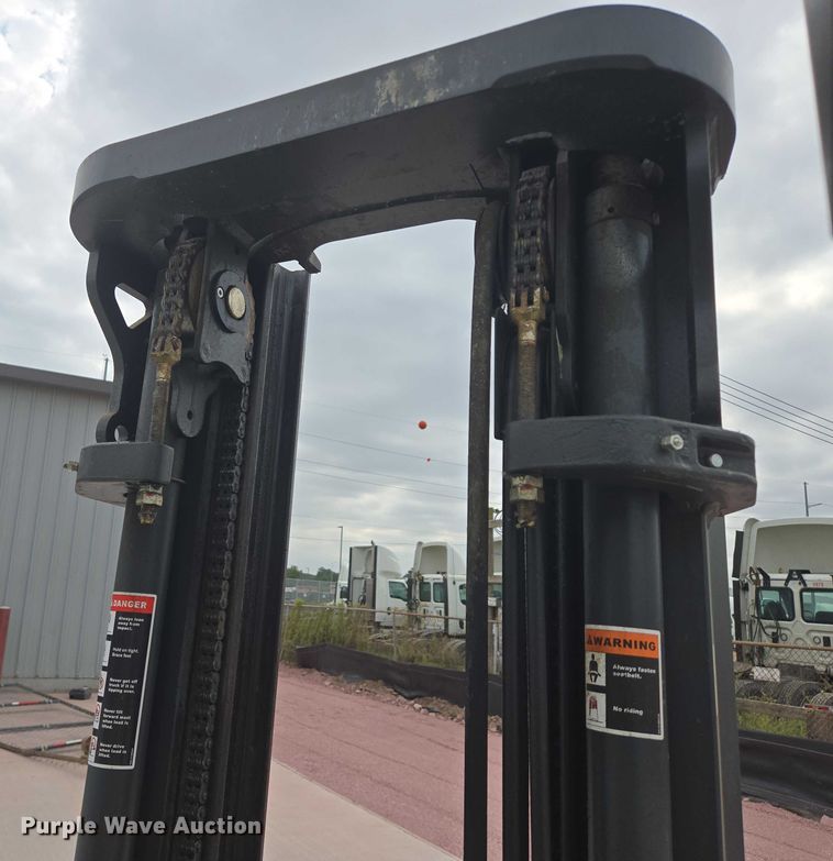 image for item DY1137 Caterpillar EP4000 forklift