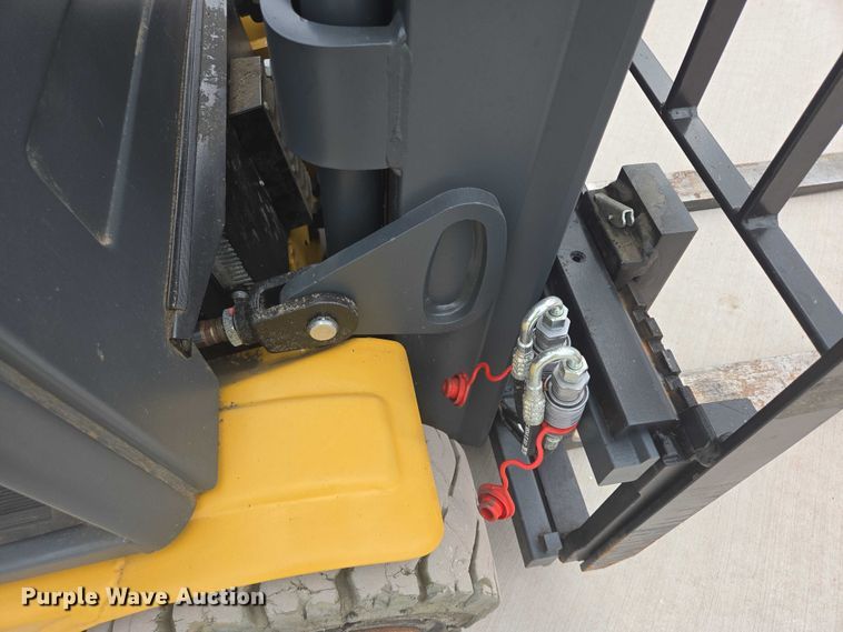 image for item DY1137 Caterpillar EP4000 forklift