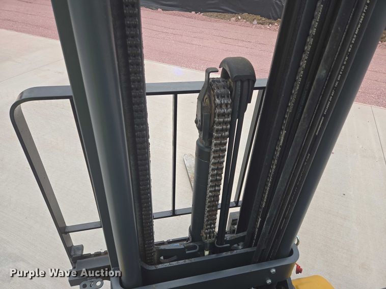 image for item DY1137 Caterpillar EP4000 forklift