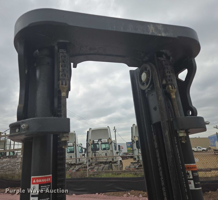 image for item DY1137 Caterpillar EP4000 forklift