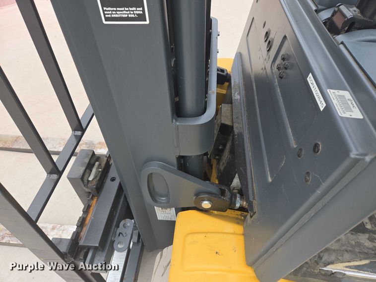 image for item DY1137 Caterpillar EP4000 forklift